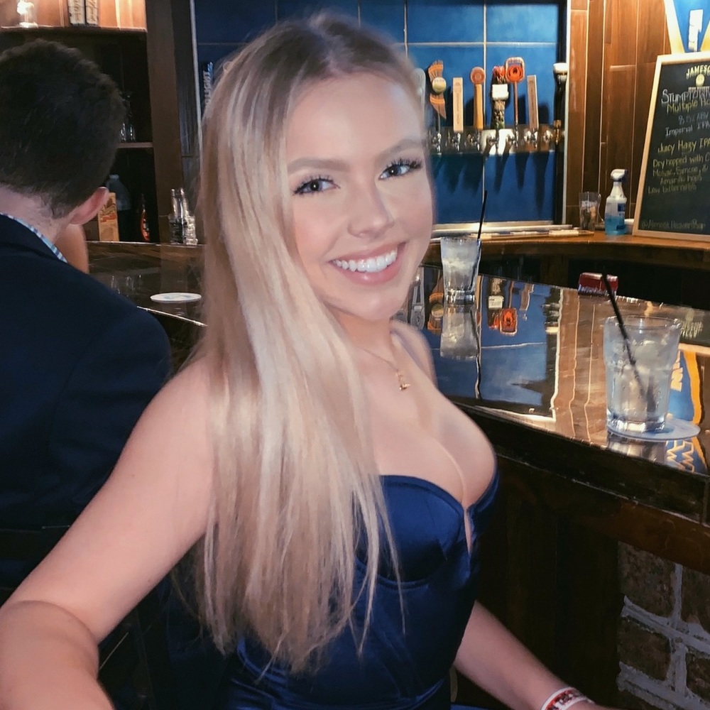 Meet your Posher, Kelly